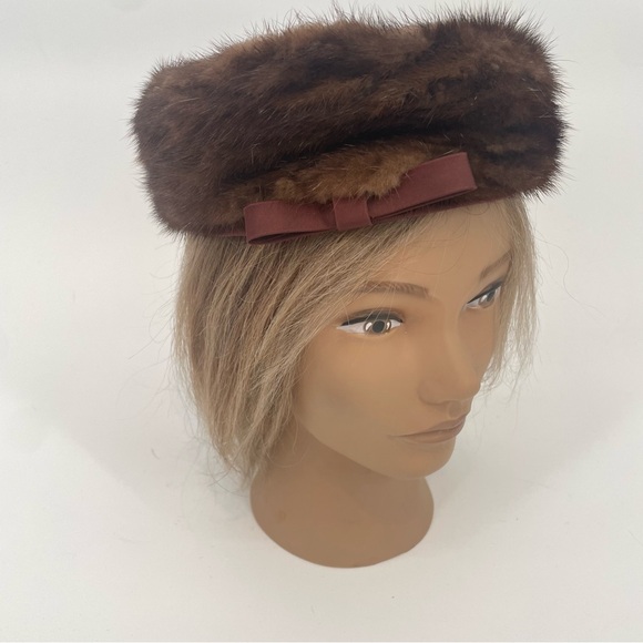 Vintage G. Fox 1950s-1960s Auburn Brown Mink Pillbox Fur Hat - Picture 2 of 9